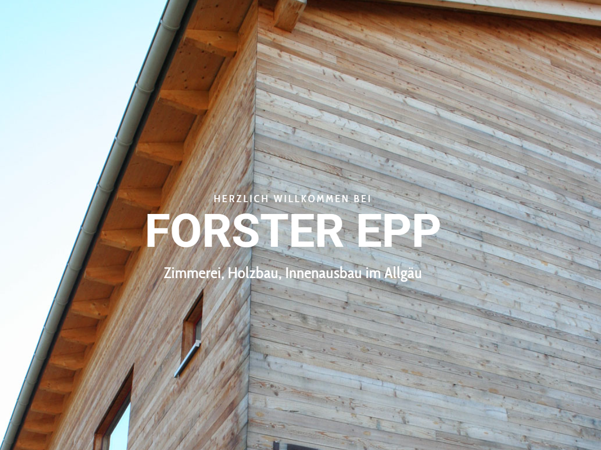 Holzhaus mit Schriftzug Forster Epp